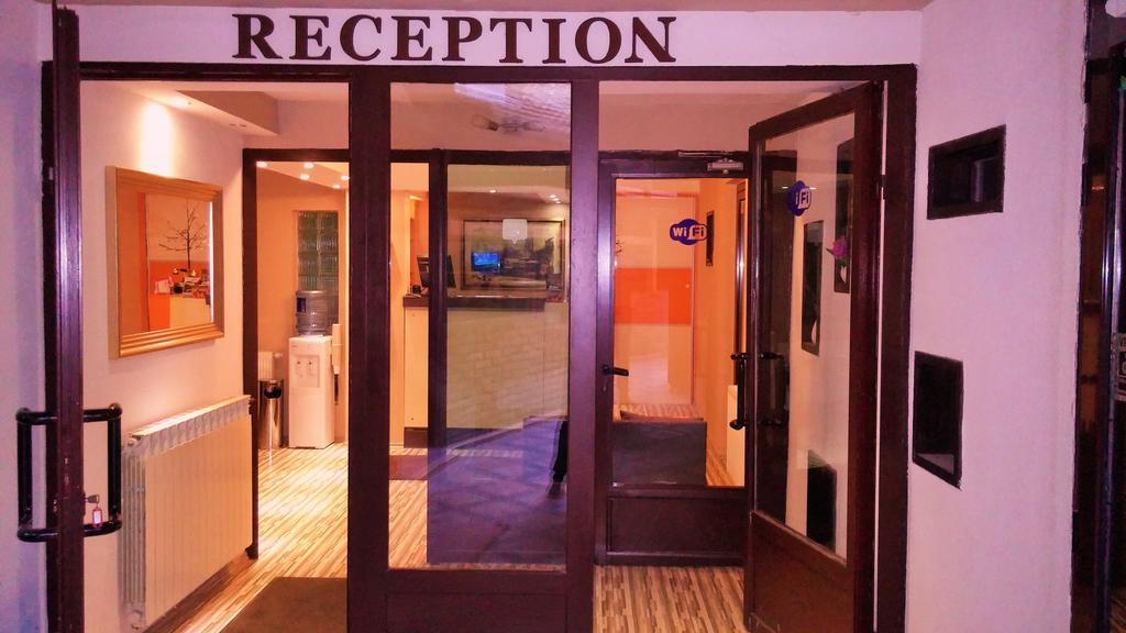 B&B Bazeni Сараево Екстериор снимка