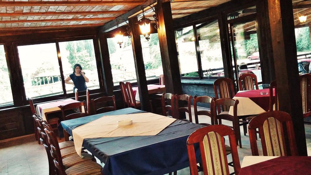 B&B Bazeni Сараево Екстериор снимка