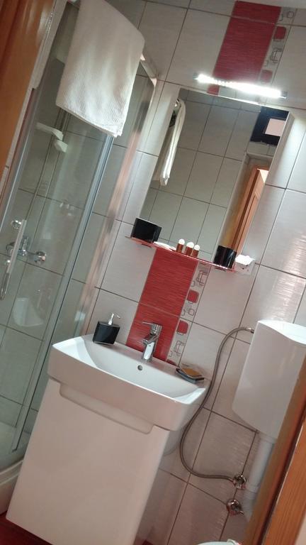 B&B Bazeni Сараево Екстериор снимка