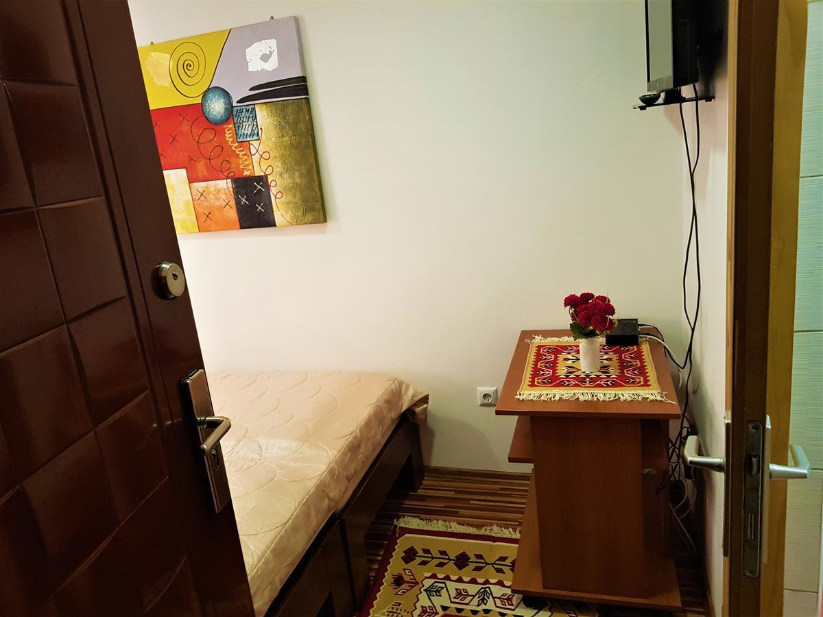 B&B Bazeni Сараево Екстериор снимка