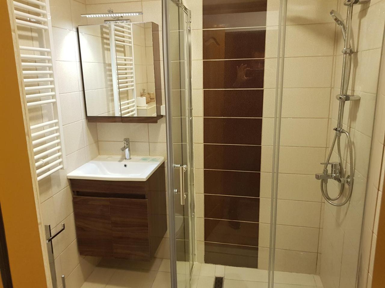 B&B Bazeni Сараево Екстериор снимка