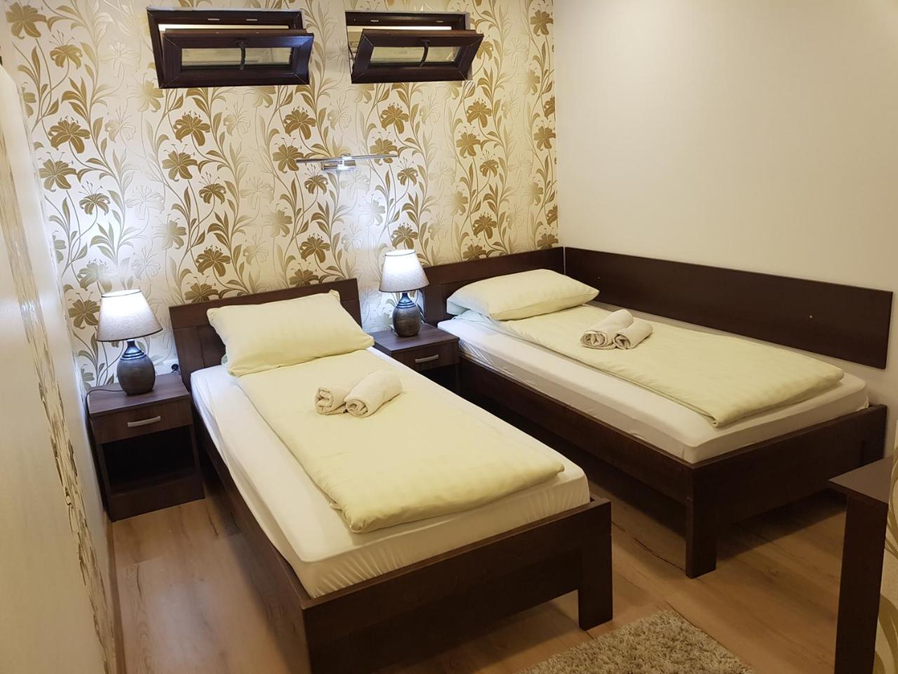 B&B Bazeni Сараево Екстериор снимка